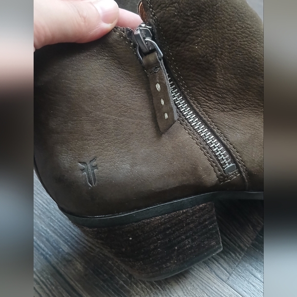 Frye Judith Zip Brown Leather Ankle Booties Size 9.5 M - Picture 6 of 12